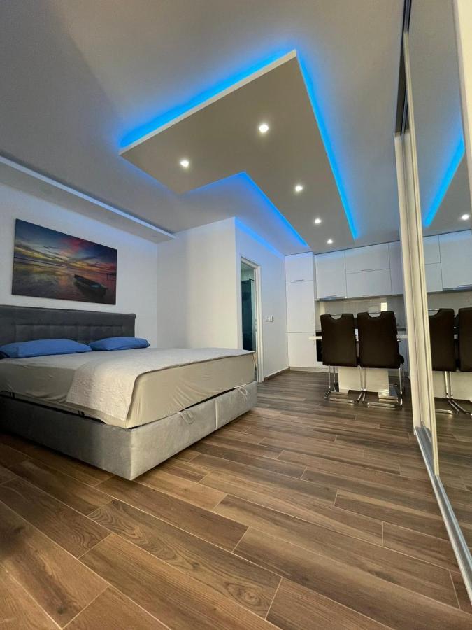 Charm Appartement Petrovac Buitenkant foto
