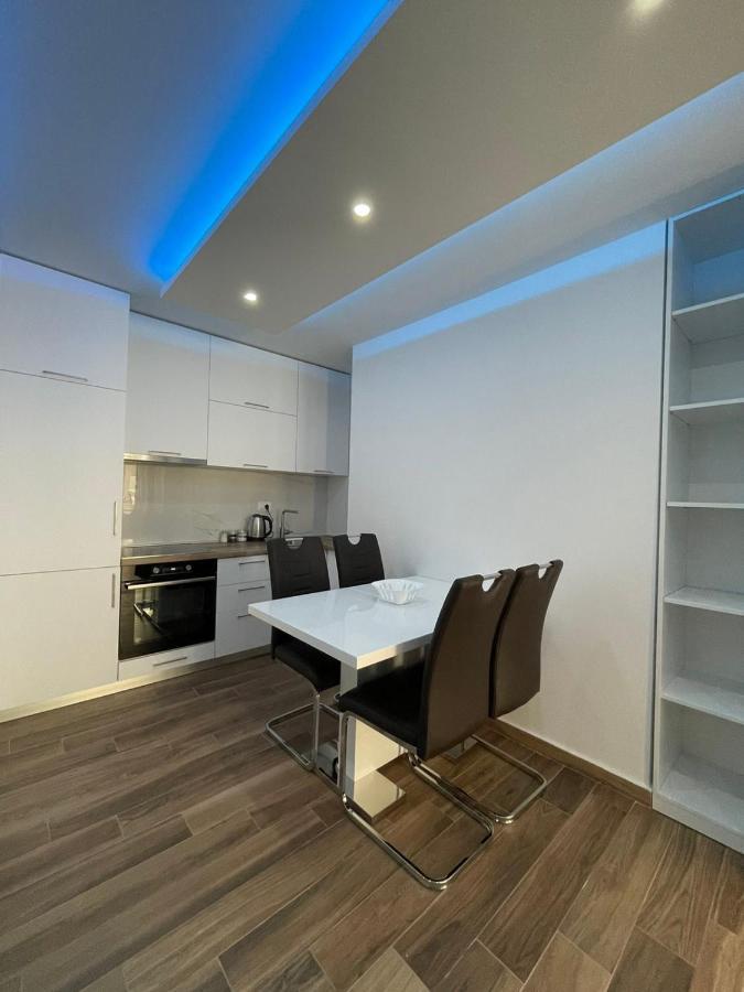 Charm Appartement Petrovac Buitenkant foto