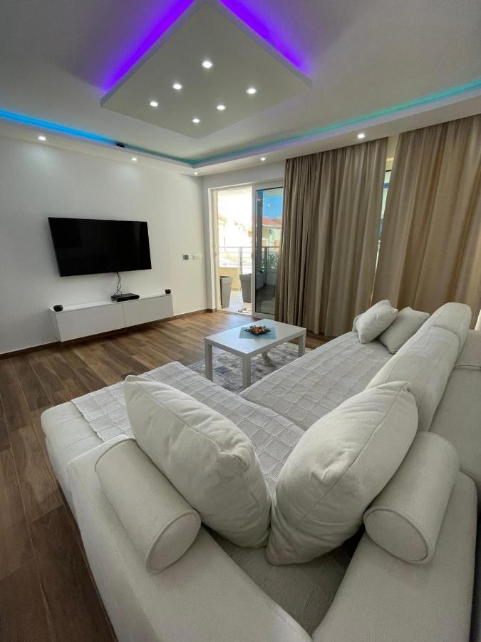 Charm Appartement Petrovac Buitenkant foto