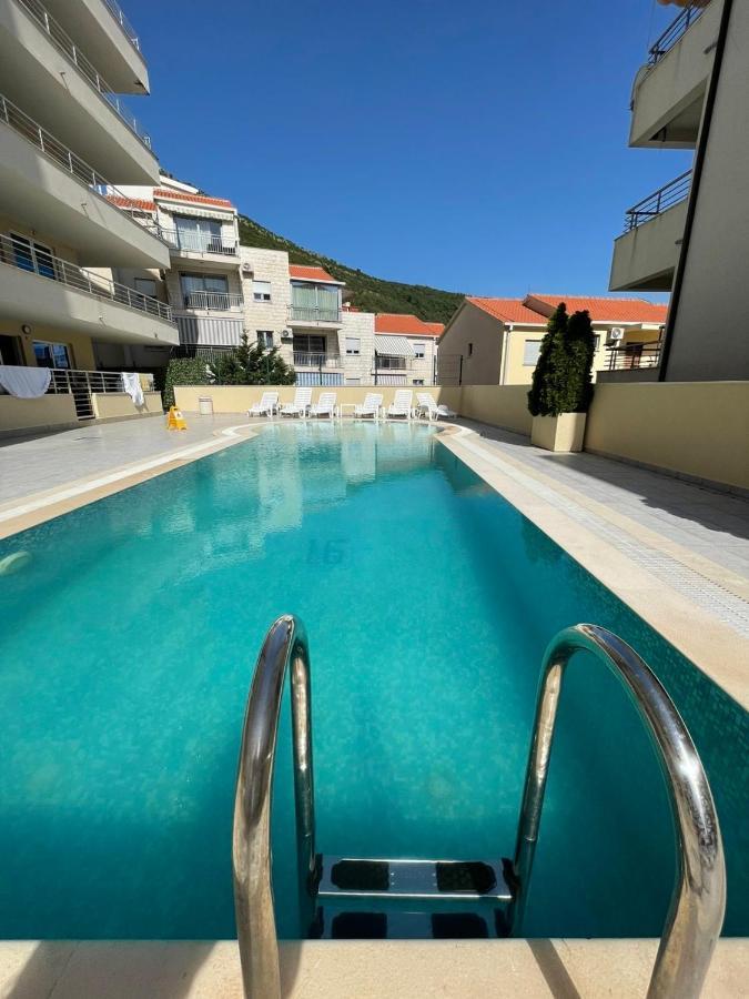 Charm Appartement Petrovac Buitenkant foto
