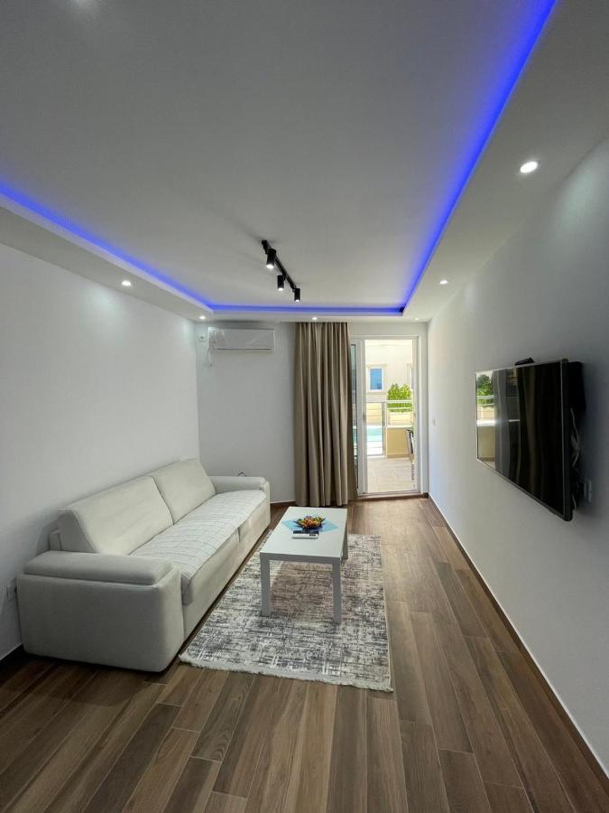 Charm Appartement Petrovac Buitenkant foto